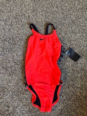 Nike Swim Fastback 1-Piece Swimsuit